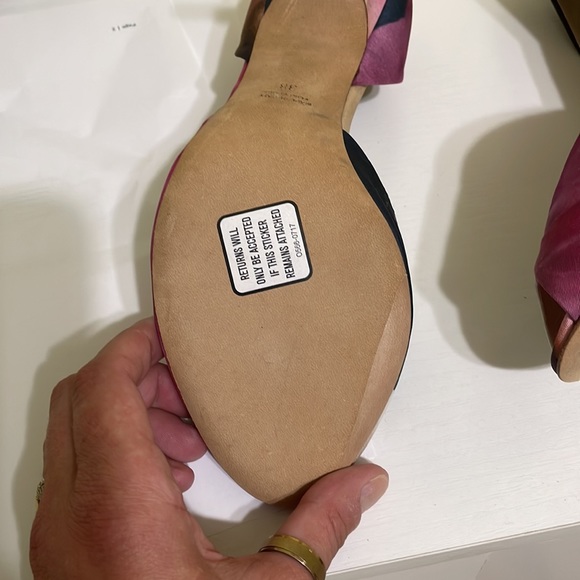 Monique Lhuillier pumps - Picture 6 of 7